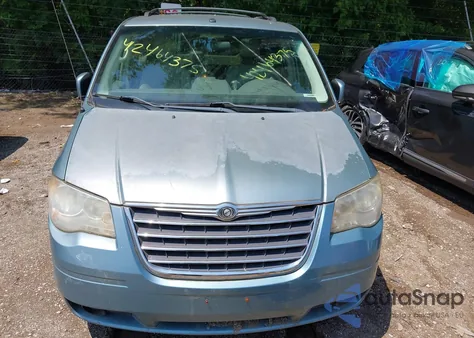 2008 Chrysler Town & Country Touring из США, поврежденный, VIN 2A8HR54P28R760003